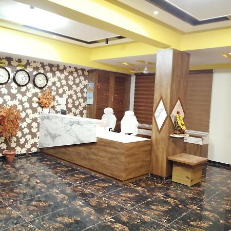 Hotel Golden City فَدودارا المظهر الخارجي الصورة