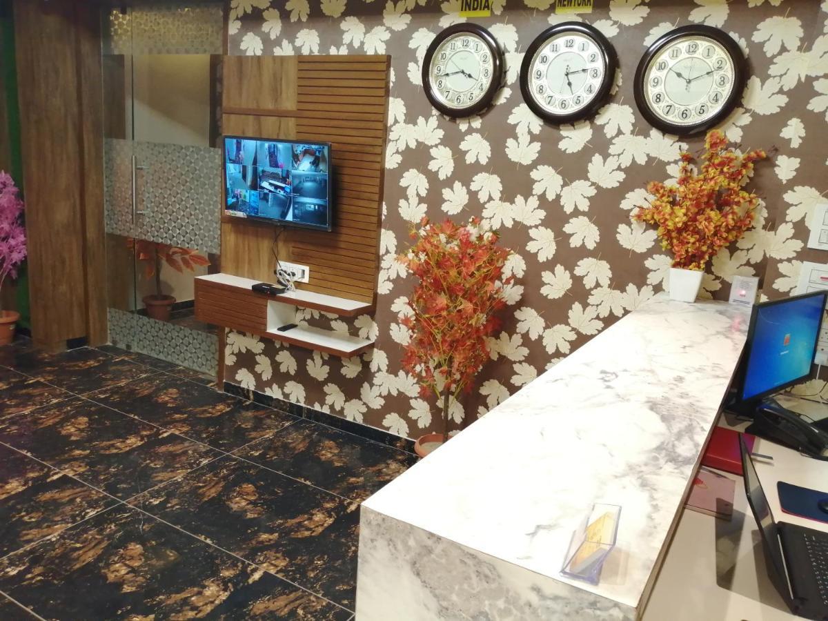 Hotel Golden City فَدودارا المظهر الخارجي الصورة