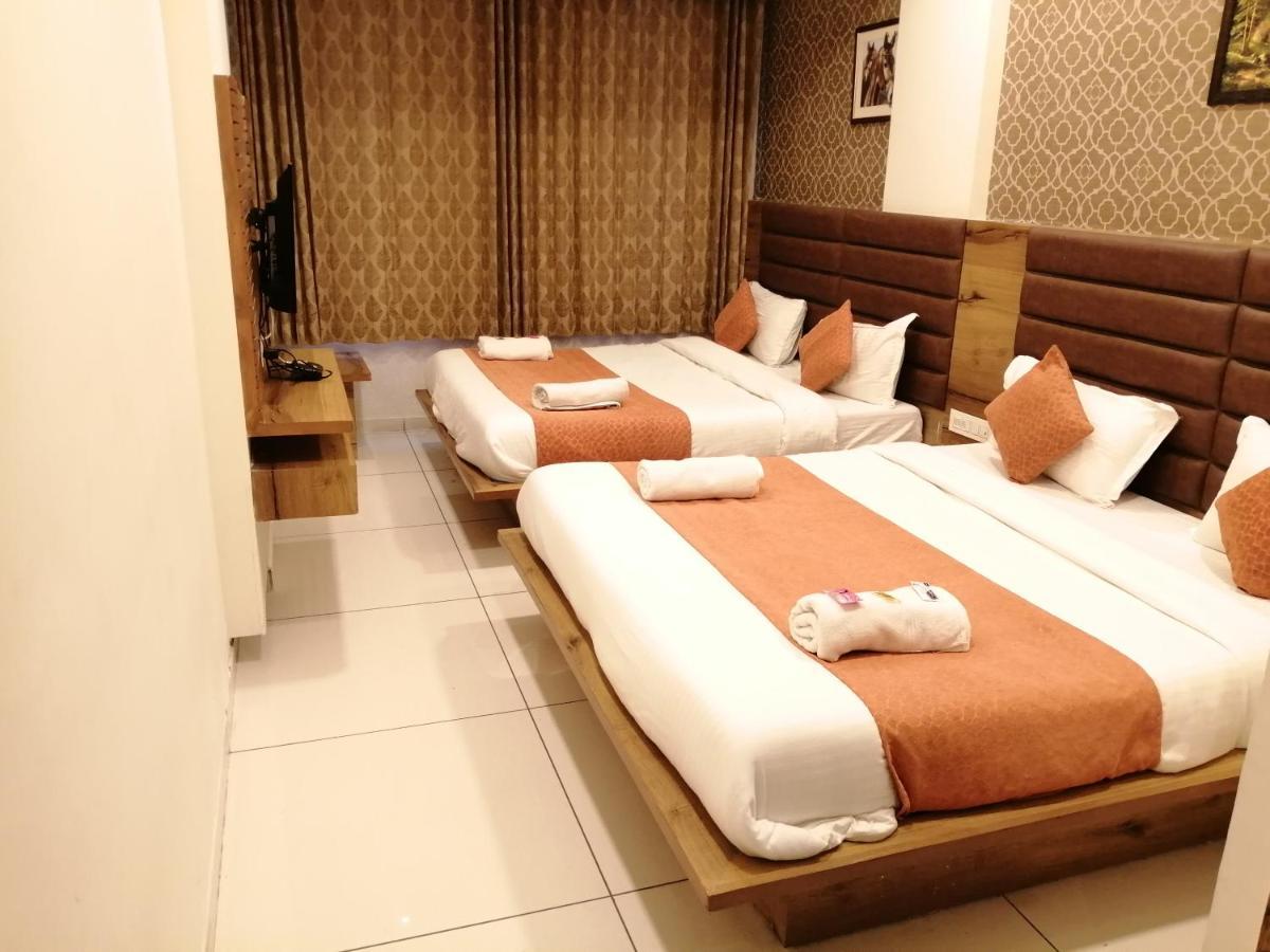 Hotel Golden City فَدودارا المظهر الخارجي الصورة
