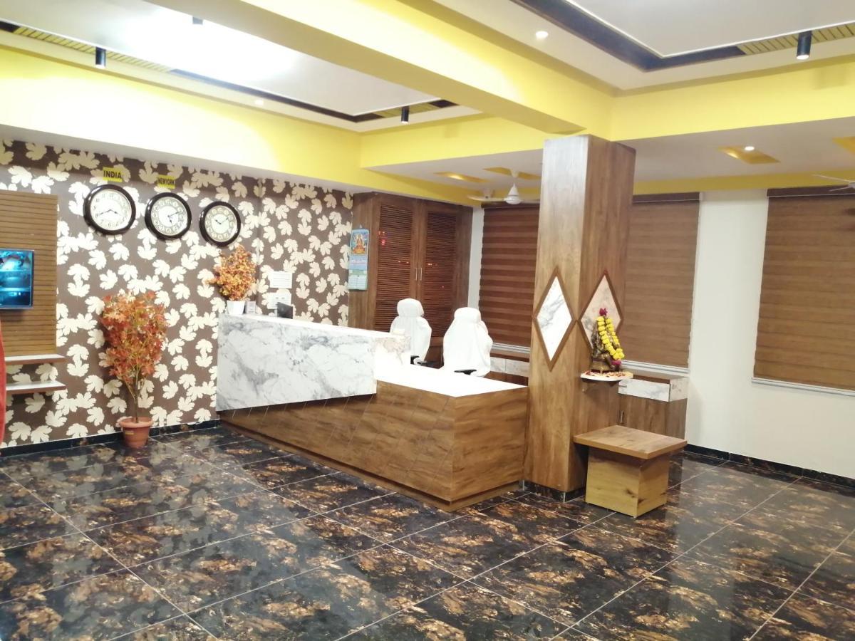 Hotel Golden City فَدودارا المظهر الخارجي الصورة